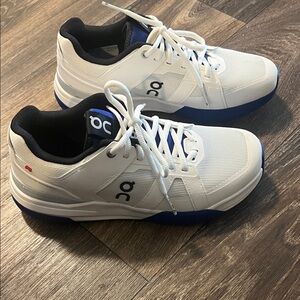 On Running “The Roger” athletic shoe